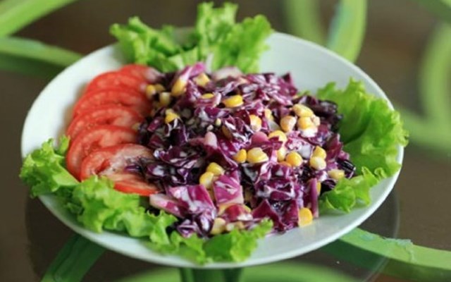Cách làm salad bắp cải tím  