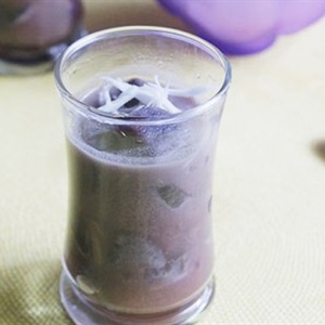 Chè khoai lang tím nước cốt dừa