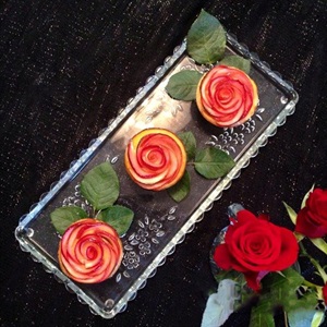 Bánh tart táo hoa hồng