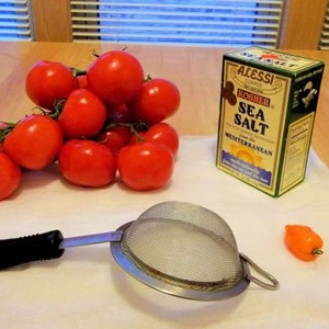 Tự làm nước ép cà chua