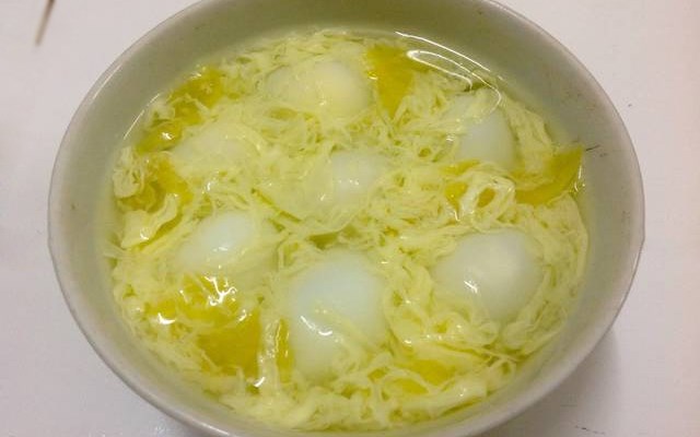 Cách làm chè trứng cút  