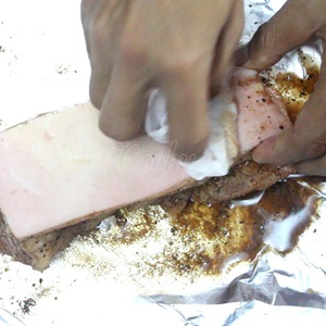 Thịt heo quay bằng lò nướng